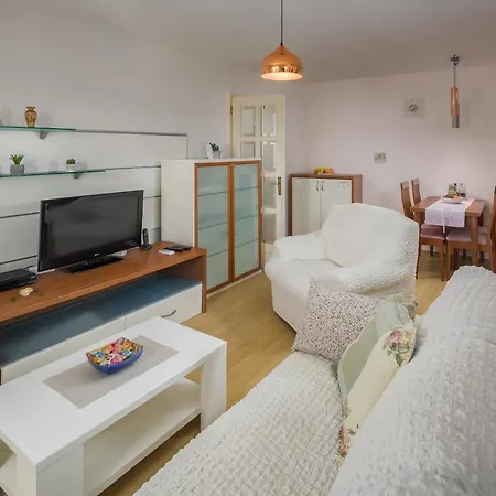 Kukci Apartment Appartamento Kukci