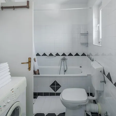 Kukci Apartment *